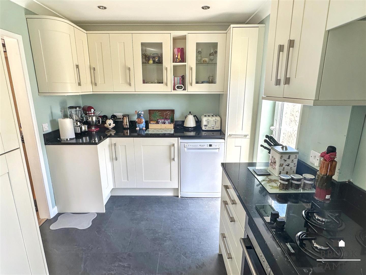 2 Bedroom Bungalow. Gorringe Close in Eastbourne, East Sussex 7